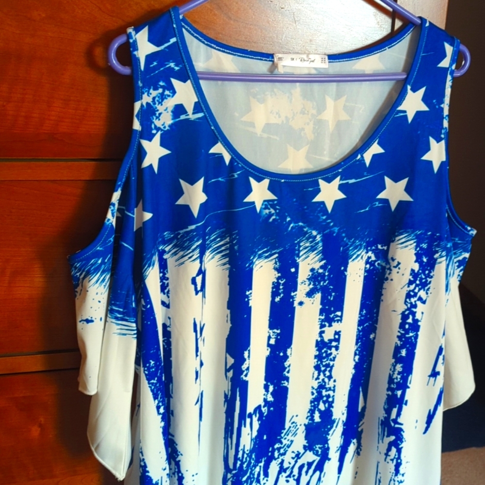 Rose G. Top Cut Out Shoulders. 3X Blue ,& white  SALE  WORE ONCE WASHED & PUT AW